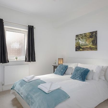 לוטון 1 Bed Apt Sleeps 4 מראה חיצוני תמונה