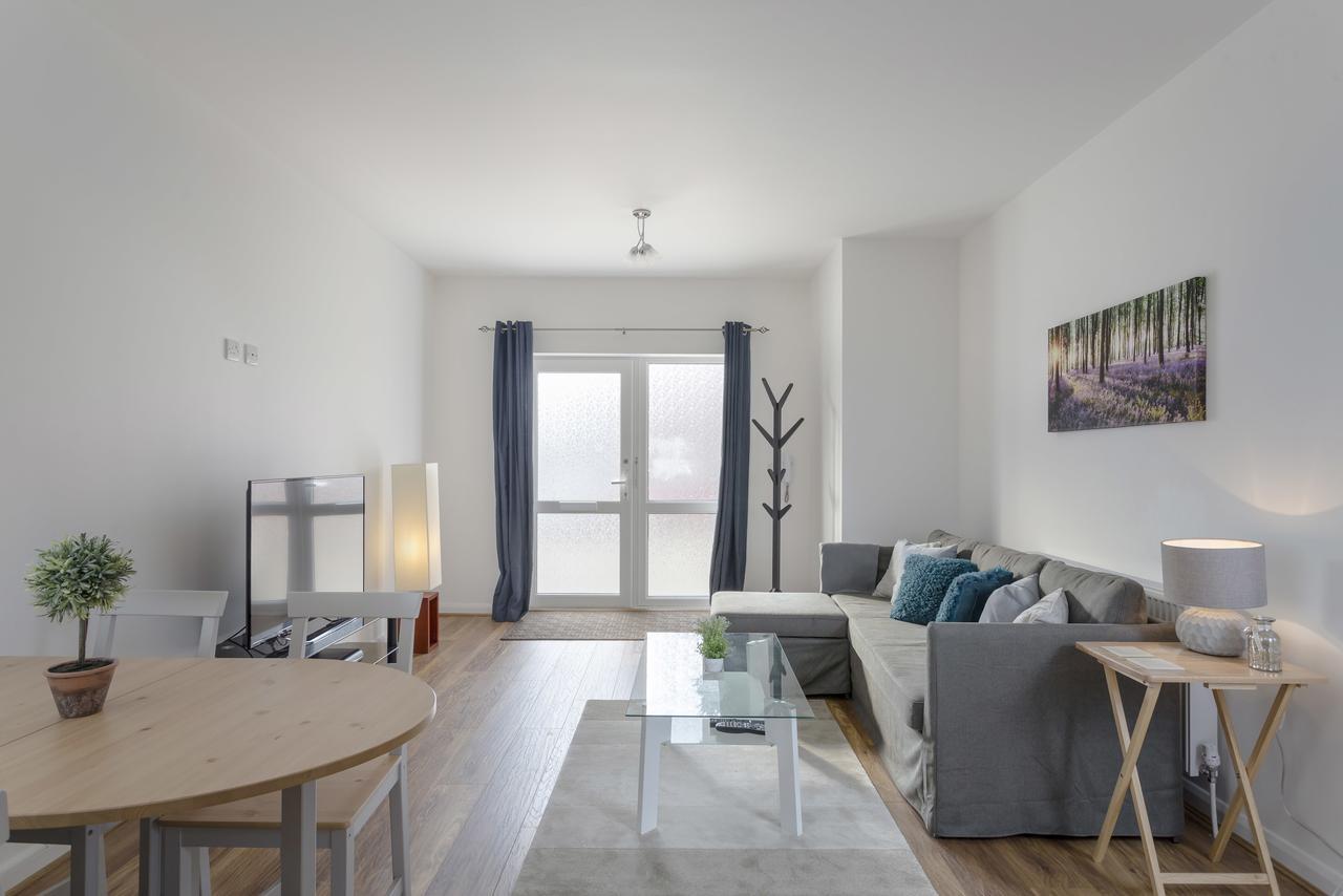 לוטון 1 Bed Apt Sleeps 4 מראה חיצוני תמונה