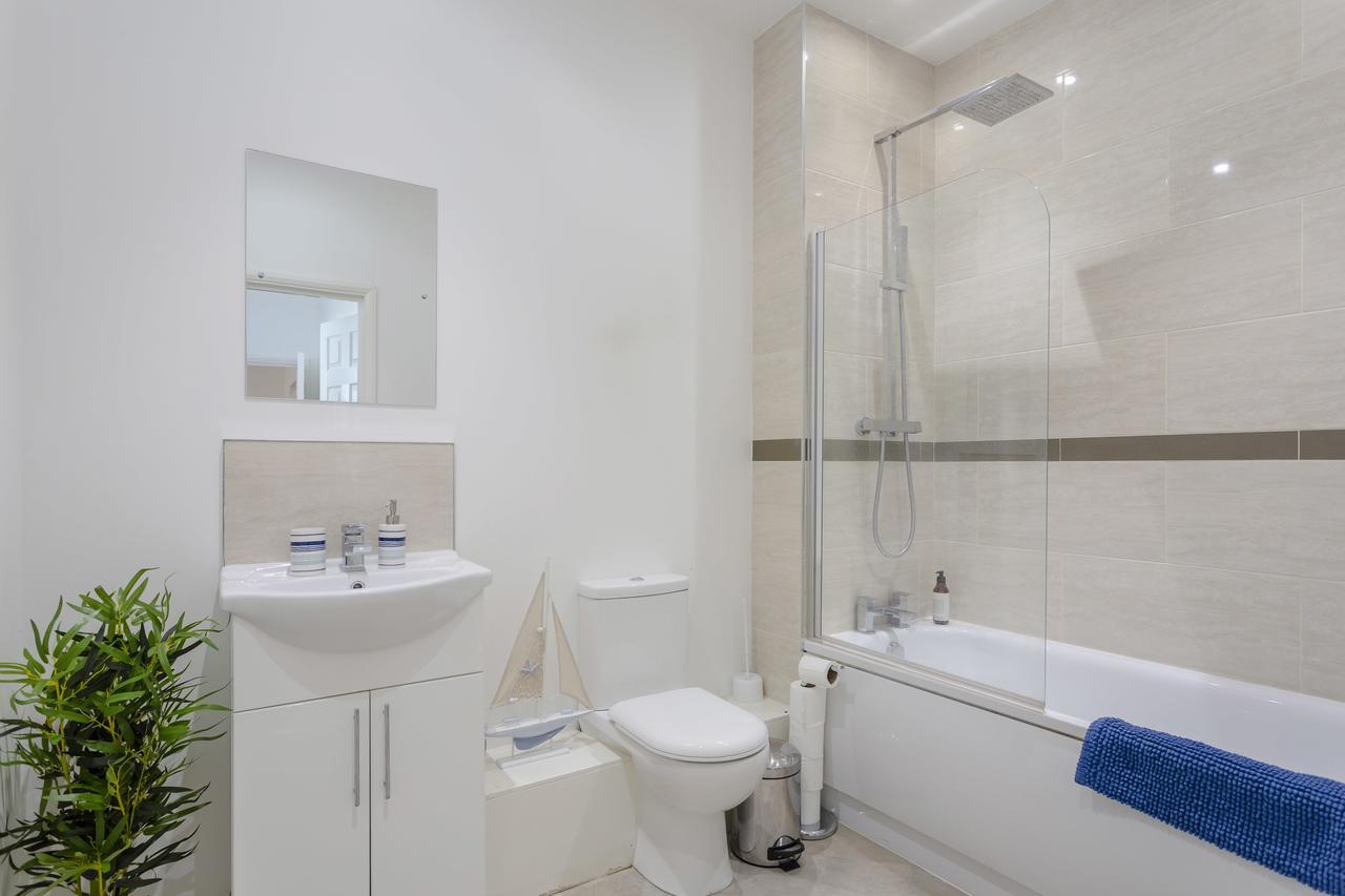 לוטון 1 Bed Apt Sleeps 4 מראה חיצוני תמונה