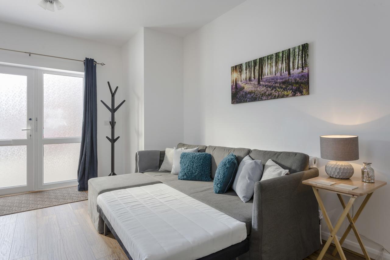 לוטון 1 Bed Apt Sleeps 4 מראה חיצוני תמונה