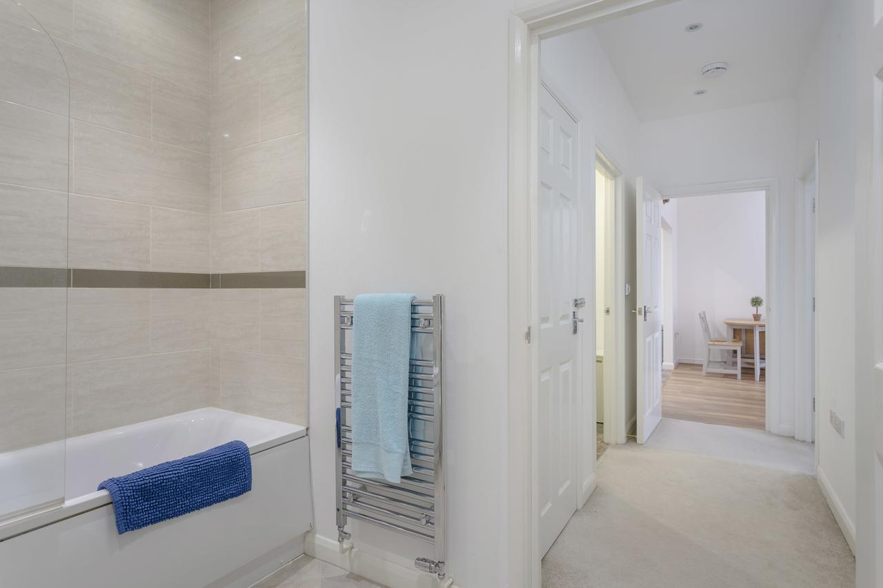 לוטון 1 Bed Apt Sleeps 4 מראה חיצוני תמונה